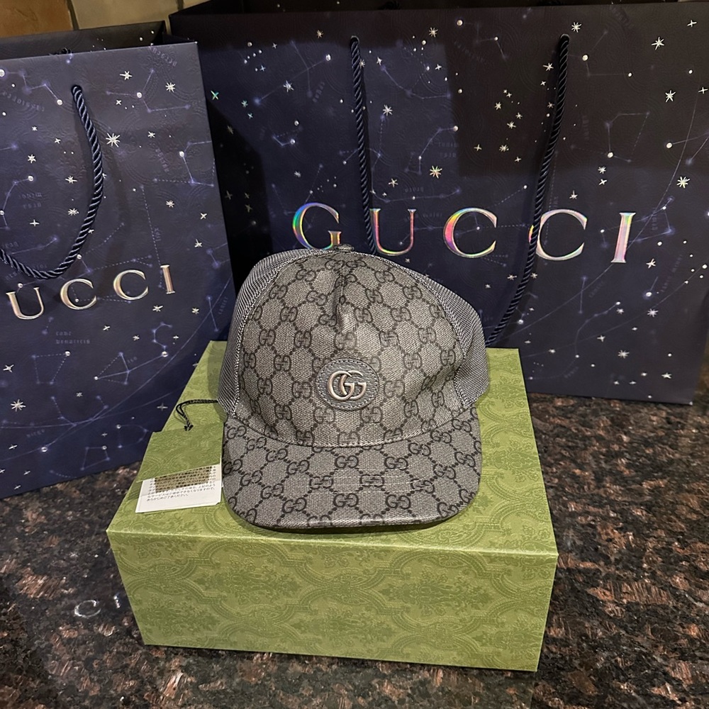 Brand new, authentic Gucci ball, cap size medium